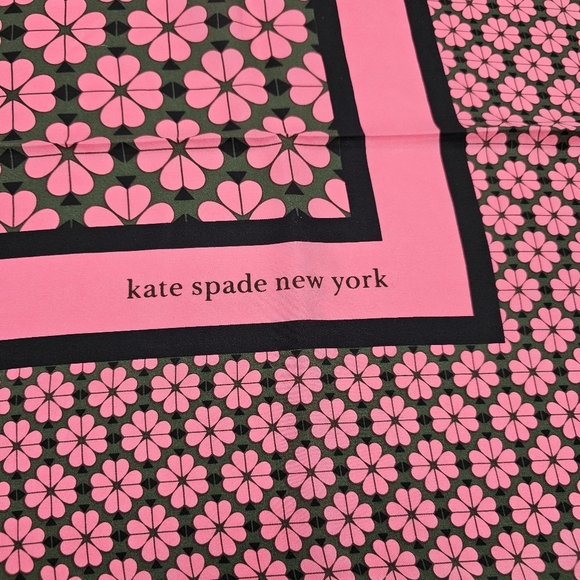 Kate Spade New York Barbie Pink Floral Print Silk Square Scarf Navy Blue Border - Picture 4 of 6